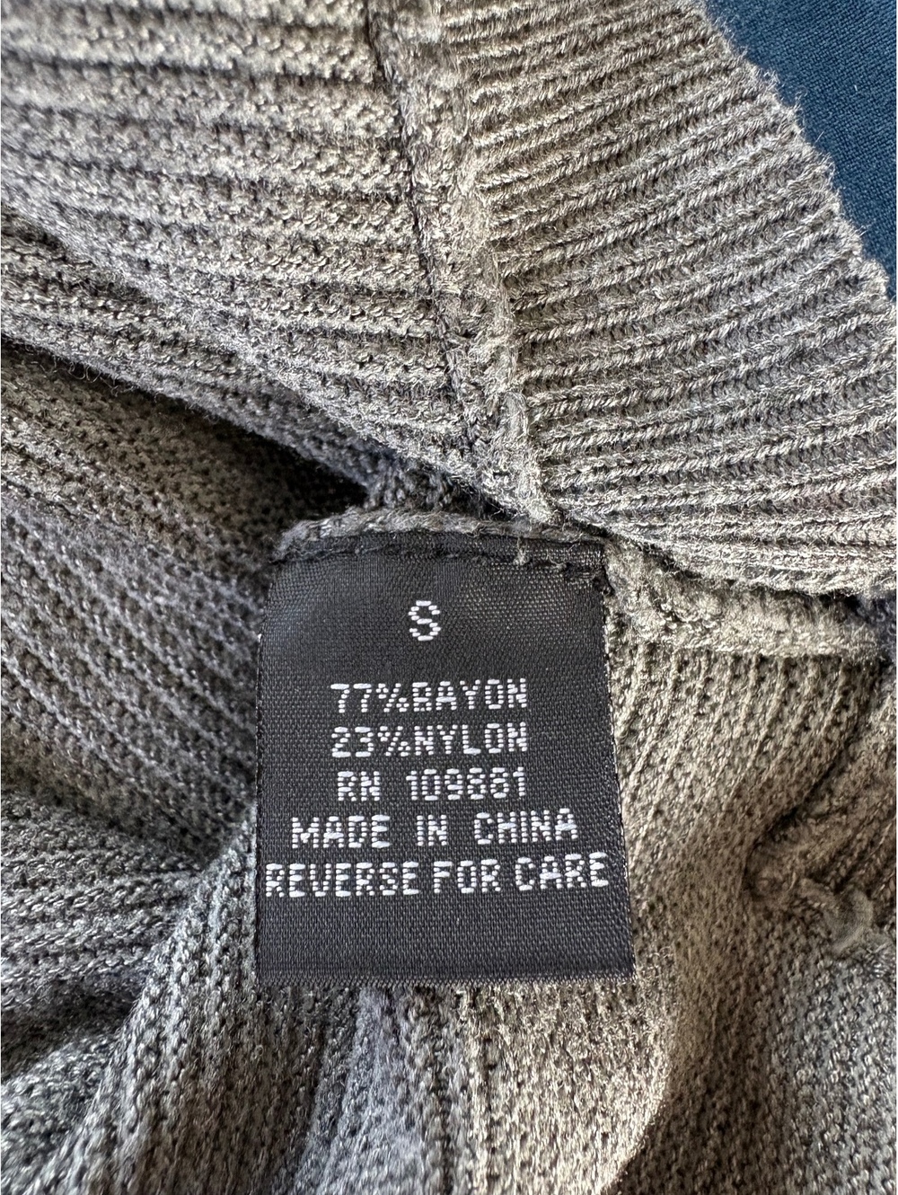 Neiman Marcus Charcoal Gray Fine Knit Sweater Women’s Small High Low Hem - Picture 6 of 7